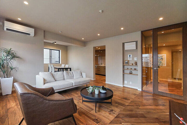 エンブレム下落合