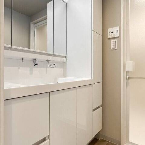 日商岩井碑文谷マンションの室内写真