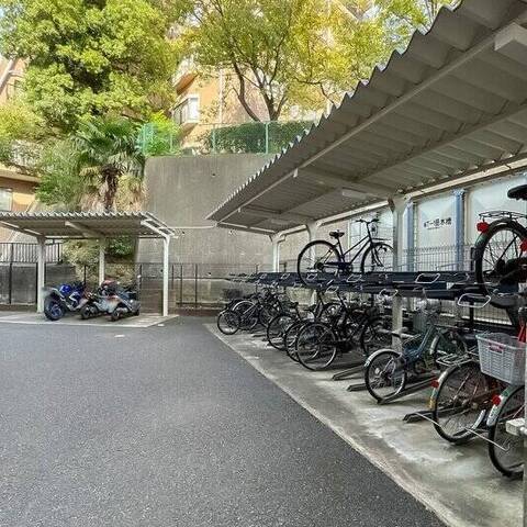 ビッグヴァン大倉山の室内写真
