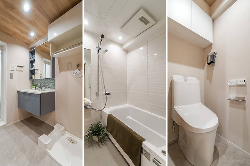 <b>左・</b>モザイクタイル貼りの洗面台が可愛らしい洗面室。洗濯機置き場の上に収納があるのも助かりますね。／<b>中央・</b>浴室は追い焚き機能と浴室乾燥機付き。／<b>右・</b>トイレも天井が木目調＆床はグレーの組み合わせです。