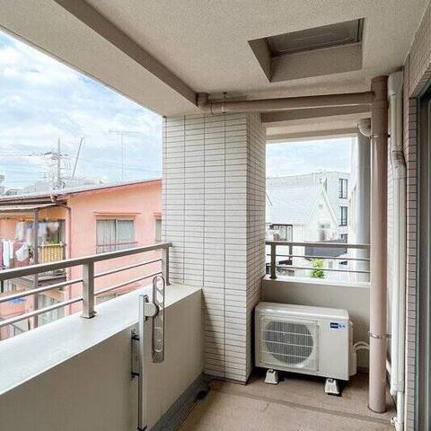 弦巻ヒルズの室内写真
