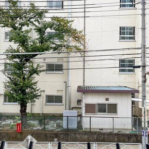 秀和都立大レジデンスの室内写真