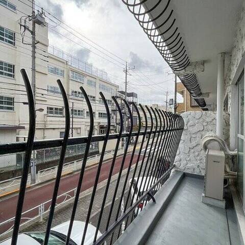秀和都立大レジデンスの室内写真