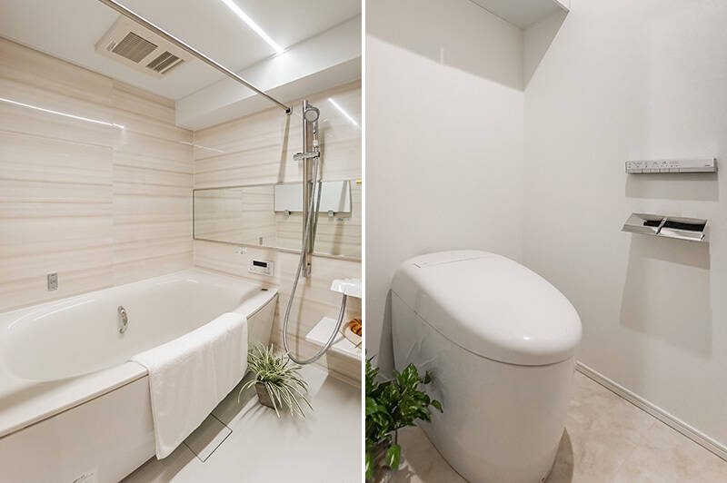 <b>左・</b>浴室は1618サイズ！／<b>右・</b>トイレはミニマムなタンクレスタイプ。反対側に手洗いカウンター付きです。