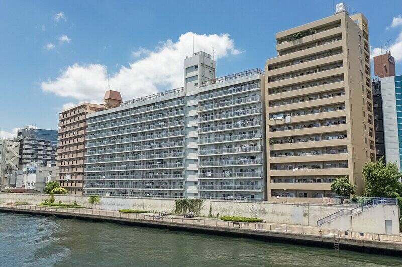 1980年築・地上11階建て・総戸数133戸のビッグコミュニティマンションです。