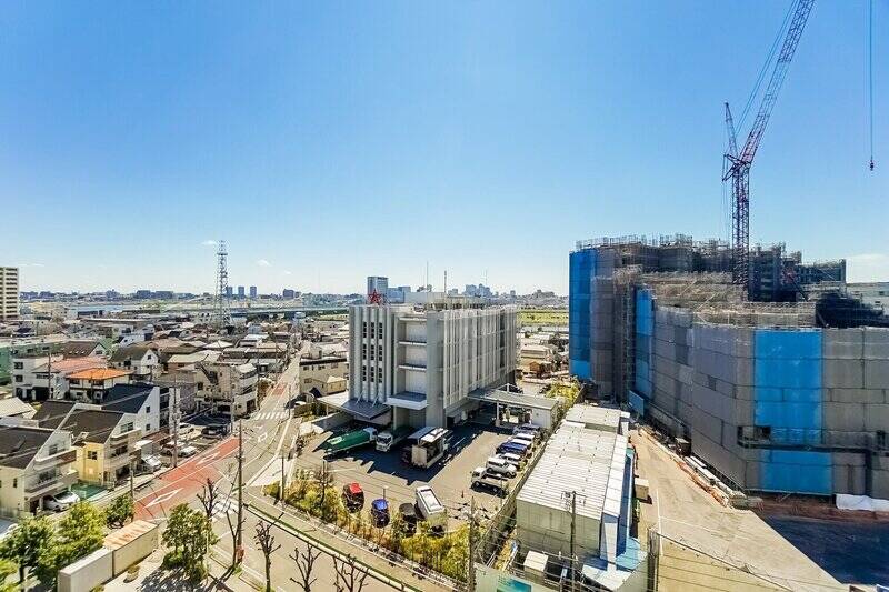 ご覧くださいこの気持ちよさ！ 住宅街の向こうには多摩川を望みます◎