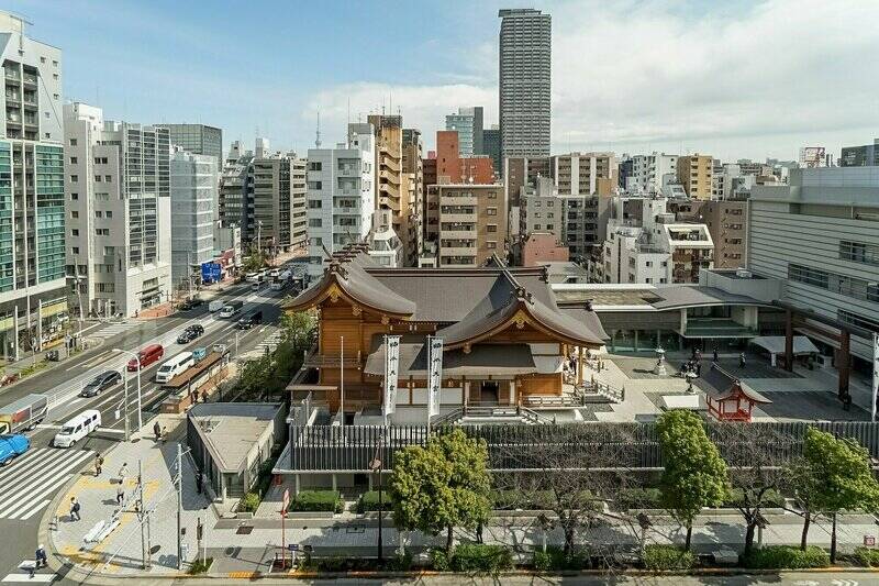 半蔵門線に乗れば、最寄りの「水天宮前」駅から「大手町」駅までは乗車時間約４分。近隣には「人形町」や「日本橋」など歴史ある街が並び、隅田川を渡ると<b> “清澄白河エリア” もすぐそこ</b>です。