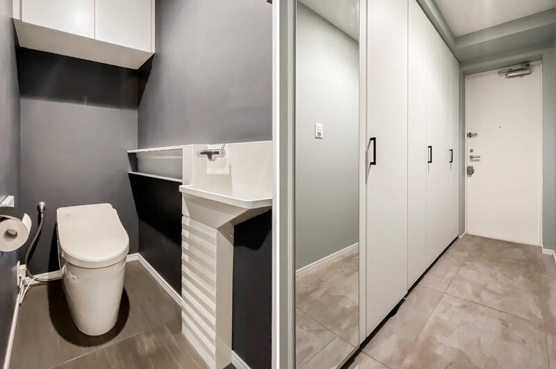 <b>左・</b>トイレはダークカラーのクロスを採用しシックな雰囲気に。手洗いカウンターは既存のものだそうですが、デザイン性があっていいですよね。／<b>右・</b>玄関土間に沿って、トールサイズの下足入れがずらり。