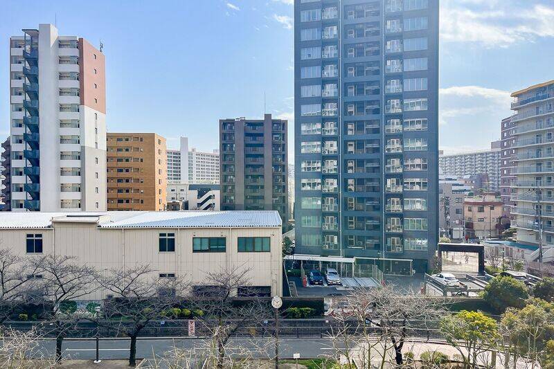 「仙台堀川公園」に面したグリーンビュー。正面の建物とは距離がとれていていいですね〜！