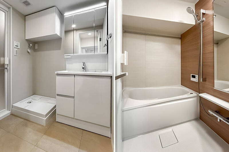 <b>左・</b>ゆとりのある洗面室。LDKからアクセスしますよ。／<b>右・</b>浴室は1216サイズ。