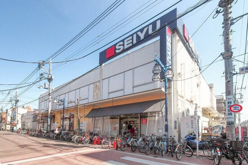 駅からマンションの途中にあるスーパー「西友矢口ノ渡店」（徒歩９分）。うれしい<b>24時間営業</b>です！