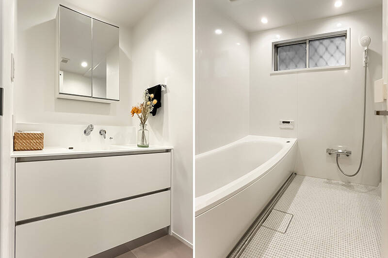 <b>左・</b>幅がゆったりした洗面カウンター。／<b>右・</b>お風呂は1618サイズと広く、うれしい窓付き。浴室乾燥機も付いています。