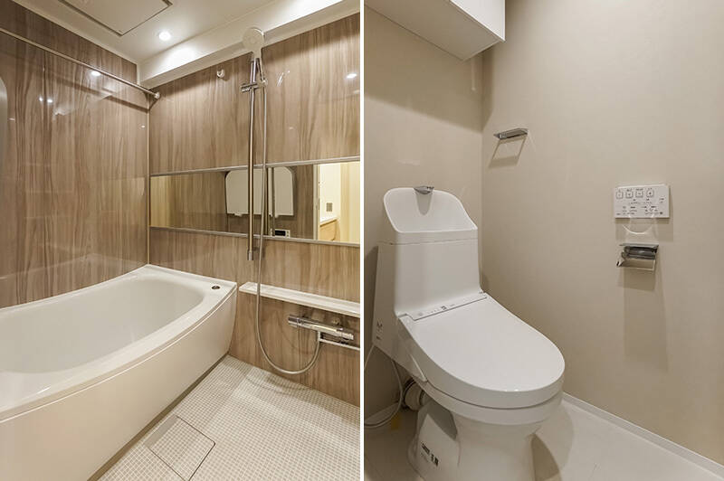<b>左・</b>浴室はゆとりの1317サイズを採用／<b>右・</b>トイレは吊り戸棚付き。