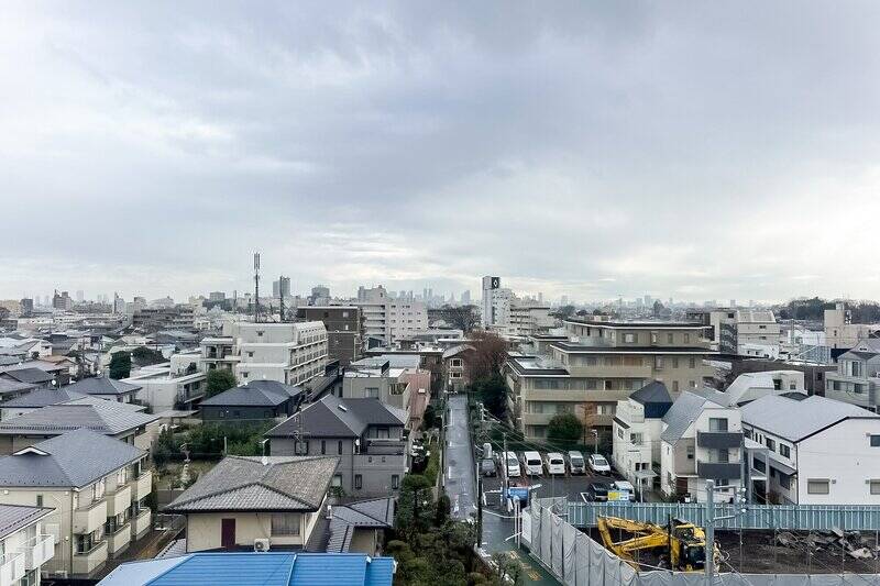 遠く「新宿」方面まで見渡せる、なんとも気持ちのいい景色。