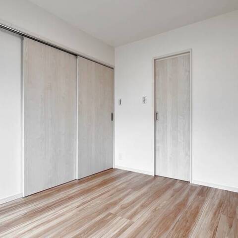 日商岩井方南町マンションの室内写真