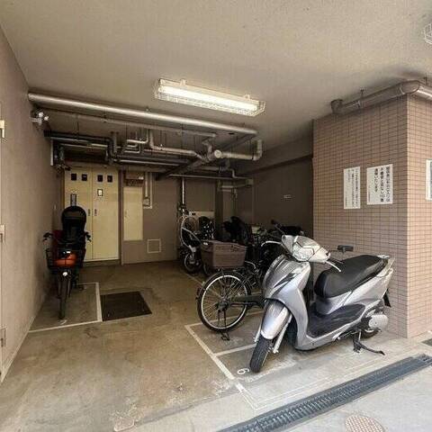 シャリエ本郷の建物・共用部写真