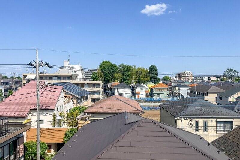 南東側の眺望。遠くまで見渡せます。