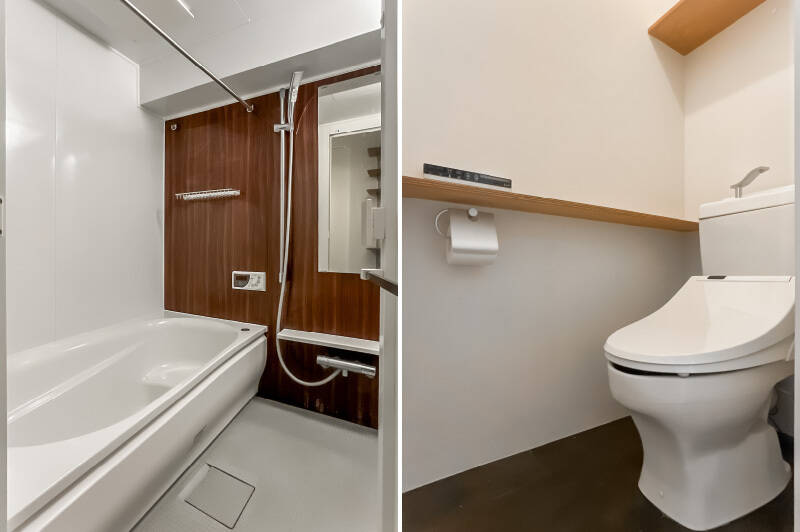 <b>左・</b>追い焚き機能と浴室乾燥機付きのユニットバス。/<b>右・</b>トイレにも抜かりなくカウンターが設置されており、利便性とデザイン性good。