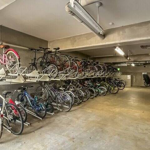 ライオンズグローベル京王永山の室内写真