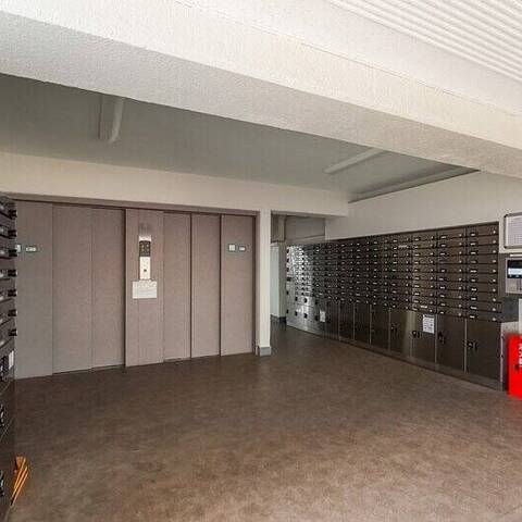 三ツ沢ハイタウン４号棟の建物・共用部写真