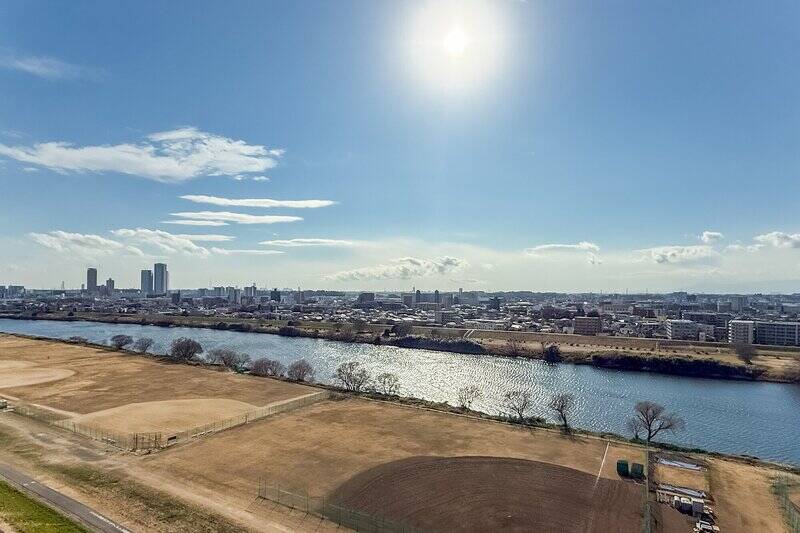そして冒頭でもご紹介した通り、多摩川を見下ろす雄大なリバービュー!