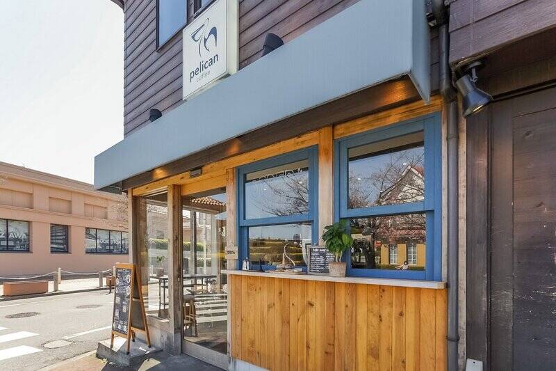 駅のロータリー前にあるカフェ「pelican coffee(ペリカンコーヒー)」では朝7:30からモーニングがいただけます。(徒歩9分)