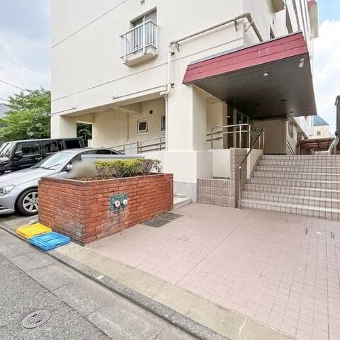 下馬スカイマンションの建物・共用部写真