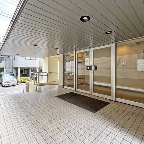 下馬スカイマンションの建物・共用部写真