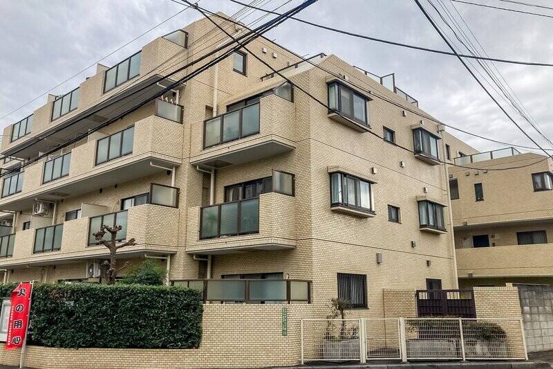 1985年竣工、総戸数42戸の新耐震基準適合マンションです。