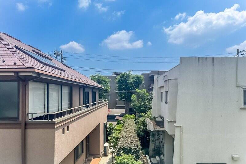 2階ながら空や緑が視界に入り癒されます。