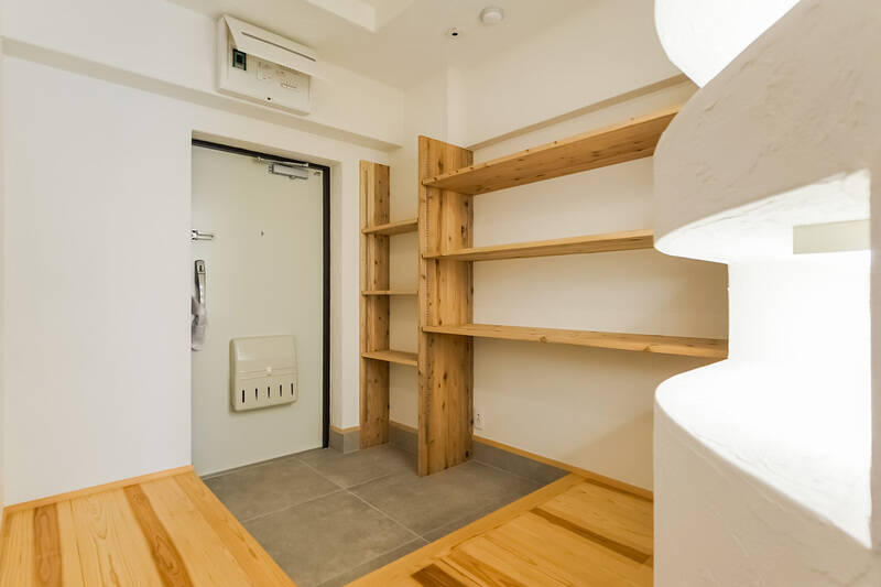靴収納はオープンタイプ。お気に入りの靴を、お店のようにディスプレイして楽しめますよ。