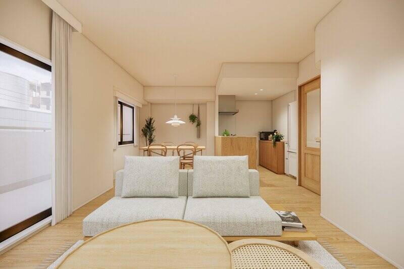 大きめの家具をセレクトしても、まだ余白が残る広さ。床にはオリジナルの挽き板フローリングを採用し、さらにキッチン腰壁や扉にも木目をあしらうことで、温もりを感じる内装に仕上げます。