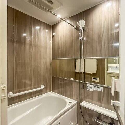 メガロン仲六郷の室内写真