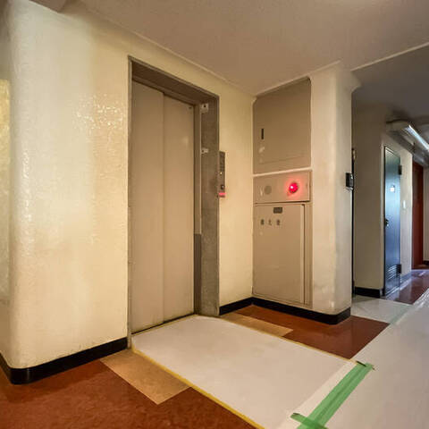 秀和松濤レジデンスの建物・共用部写真
