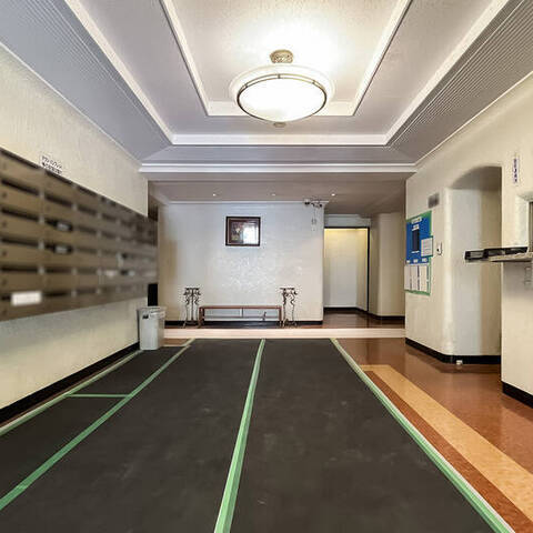 秀和松濤レジデンスの建物・共用部写真