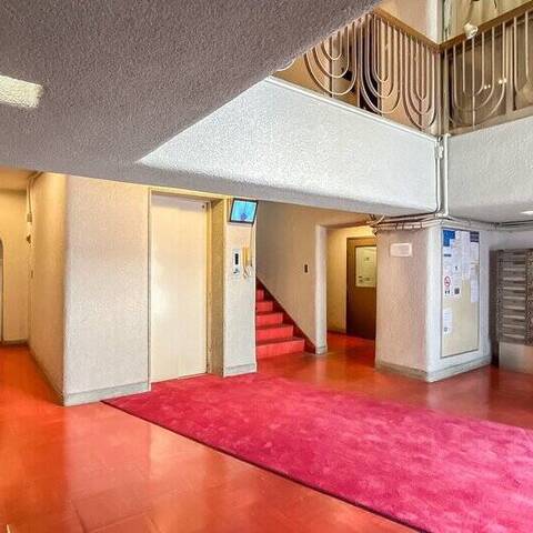 秀和青南レジデンスの建物・共用部写真