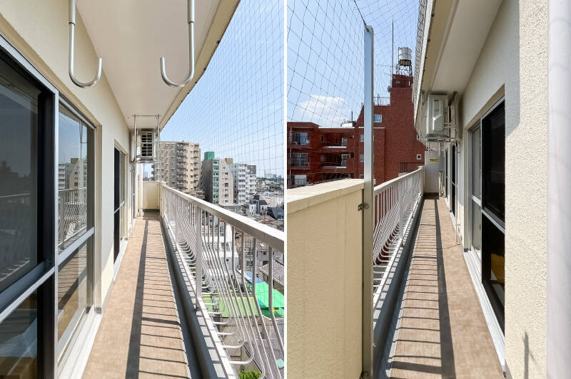バルコニーは上部に物干し金具付き。南東側へと続く、ワイドなサイズ感です。