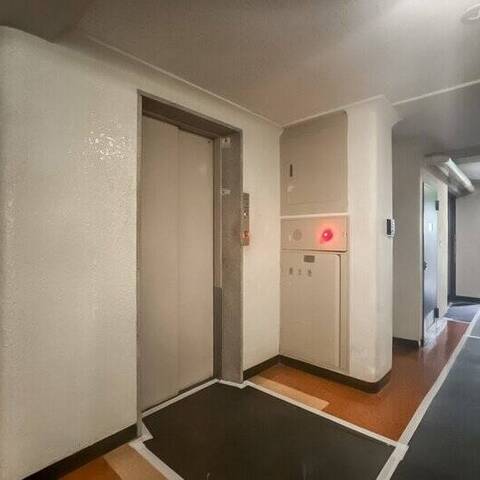 秀和松濤レジデンスの建物・共用部写真