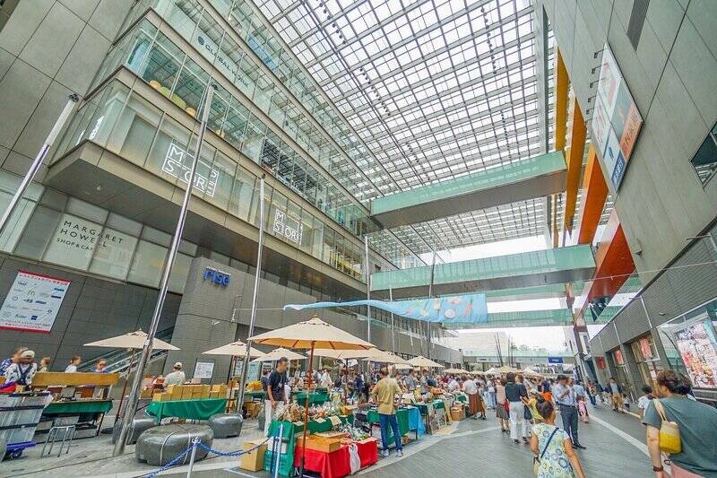 東急大井町線・田園都市線「二子玉川」駅が、今回の舞台。魅力はなんといっても、駅前の充実した商業施設です!遠出せずとも十分にショッピングを楽しめますよ。