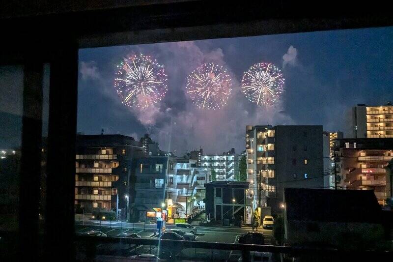 売主さまから花火の写真をいただきました! おお〜、こんなにきれいに見えるんですね!