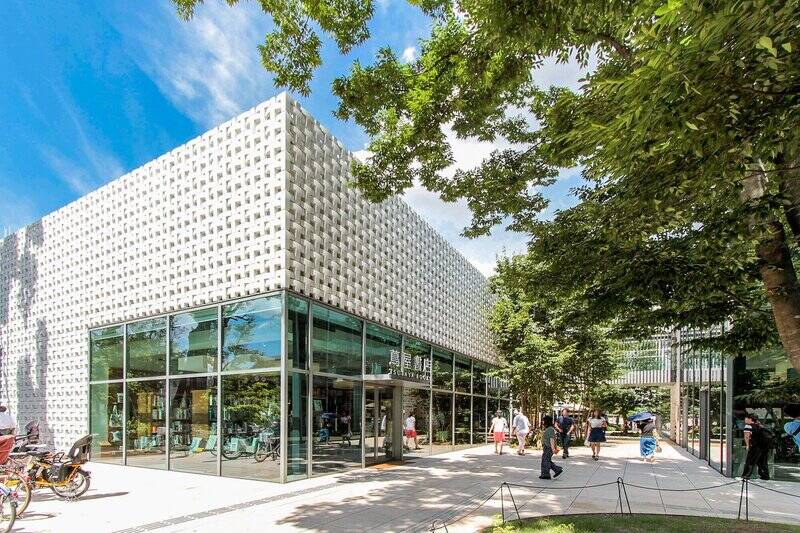 今回は、感度の高い店が集まる街「代官山」のマンションをご紹介。おしゃれなカフェをサードプレイスにしながら、洗練された暮らしを送れるエリアです。