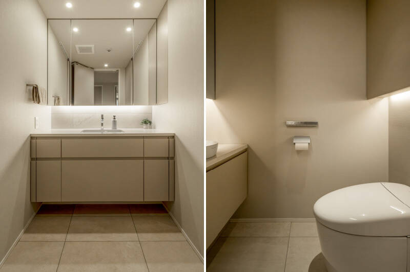 <b>左・</b>ホテルのような佇まいの床暖房付きの洗面台。 /<b>右・</b>手洗機付きのトイレは1階にあります。