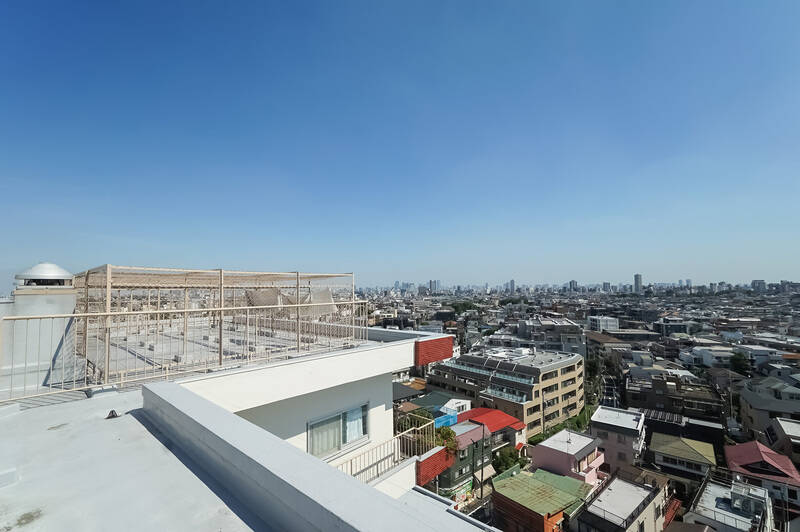Goood morning Tokyoooo〜! つい大きな声で叫んでしまいそうなくらい、気分爽快な屋上の景色をお届け。360度ぐるりと見渡せますよ。ご内見の際は、屋上もお忘れなくチェケラです。