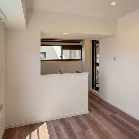 ルーブル金杉の室内写真