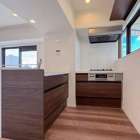 ルーブル金杉の室内写真