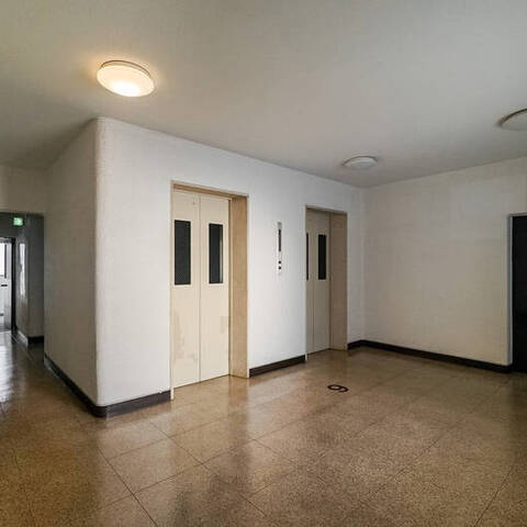 秀和目黒駅前レジデンスの建物・共用部写真