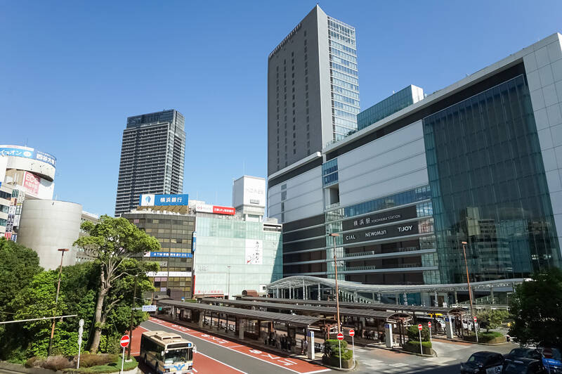 JR各線、東急東横線、相模鉄道本線、市営地下鉄ブルーラインなどなど……<b>合計11路線が利用可能な「横浜」駅が最寄り</b>! 都内を含め多方面へスムーズにアクセス可能です。(徒歩12分)