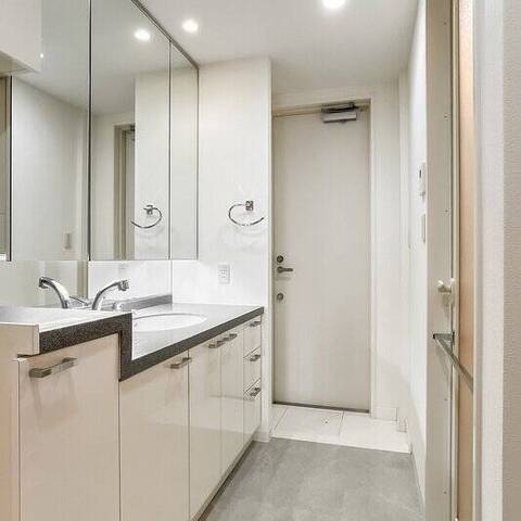 ワールドシティタワーズキャピタルタワーの室内写真