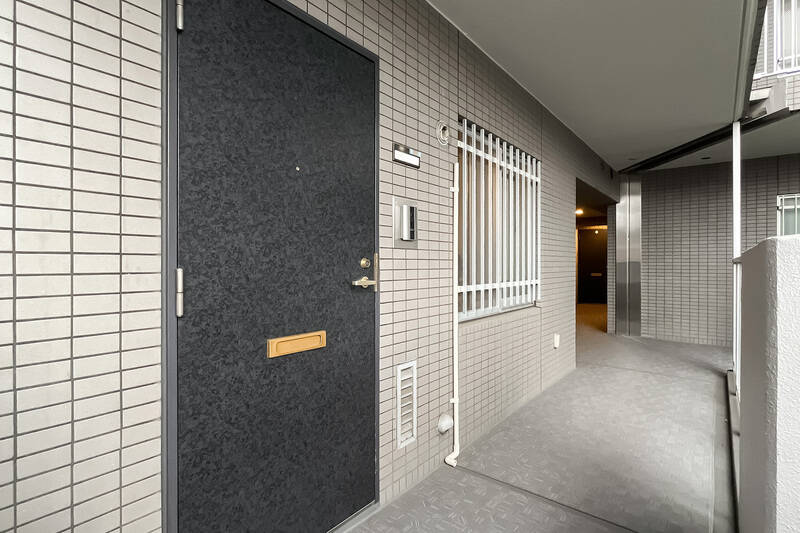 ご紹介した住戸は2階に所在します。