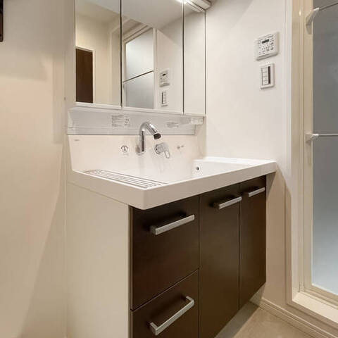 ネオマイム生麦の室内写真